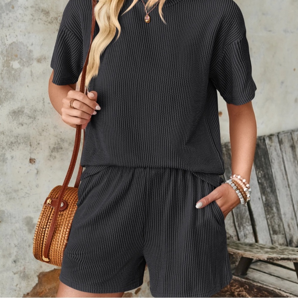 Two-piece ribbed shorts set (XL)